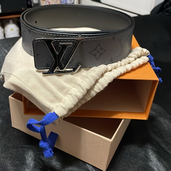 Louis Vuitton gray belt - Picture 3 of 4